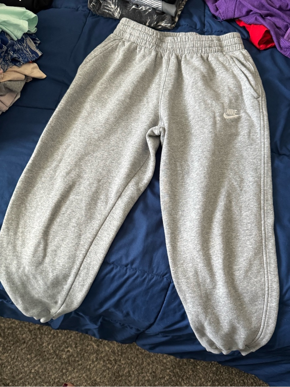 Nike Boys' Light Gray Fleece Joggers with Elastic Cuffs